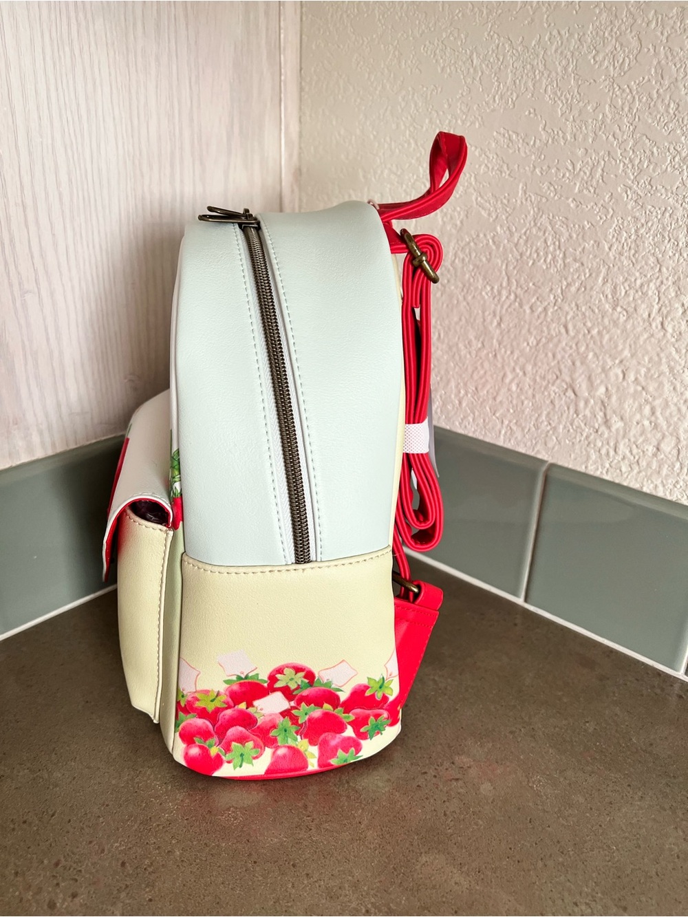 Loungefly Strawberry Shortcake mini backpack - Picture 4 of 4